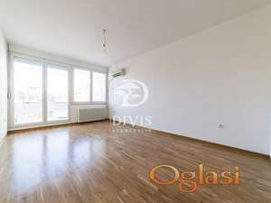 Renoviran 4.0 stan sa velikom terasom u Bloku 70, 106m2